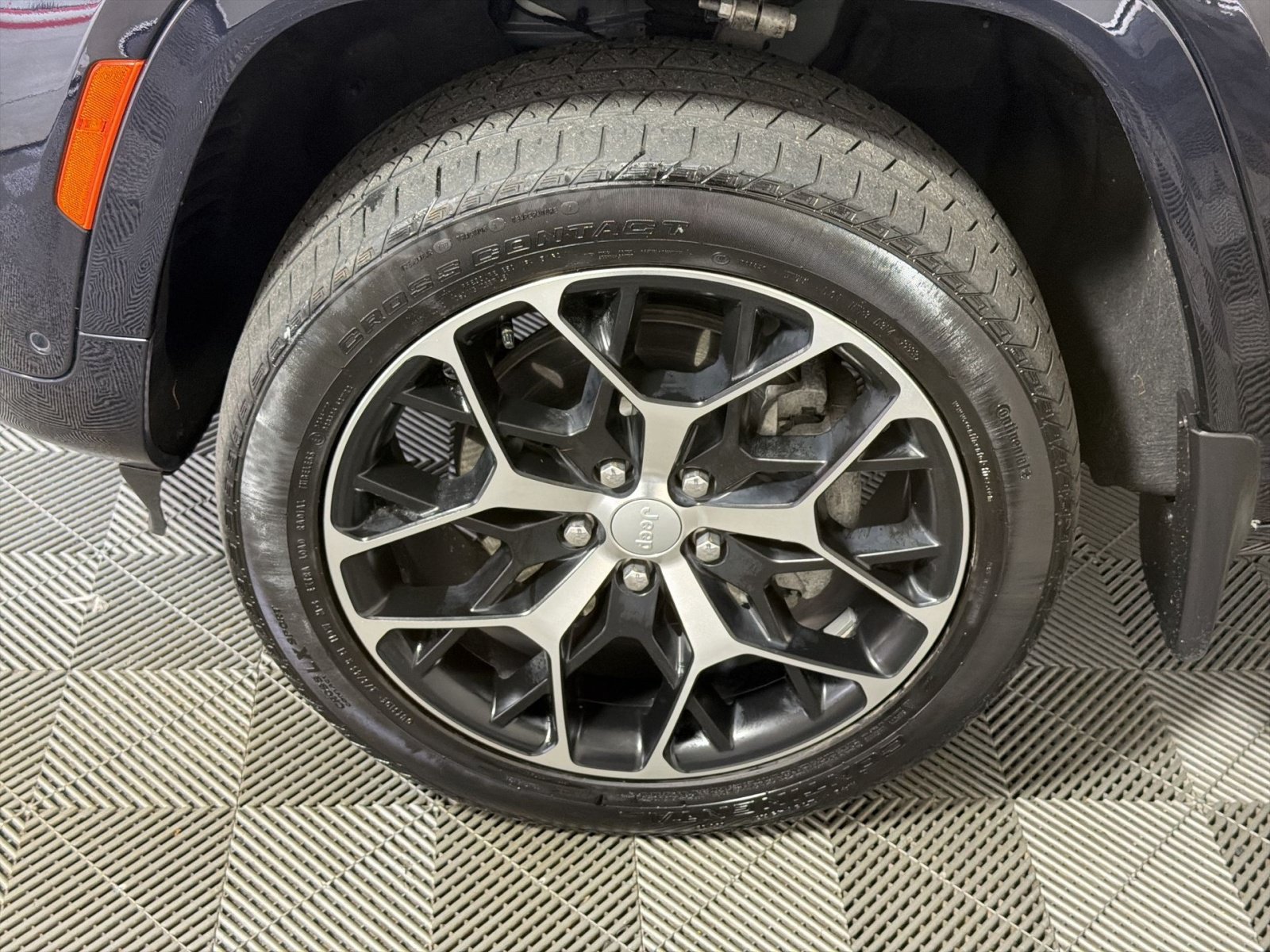 Used 2024 Jeep Grand Cherokee Summit AWD/4WD image 12
