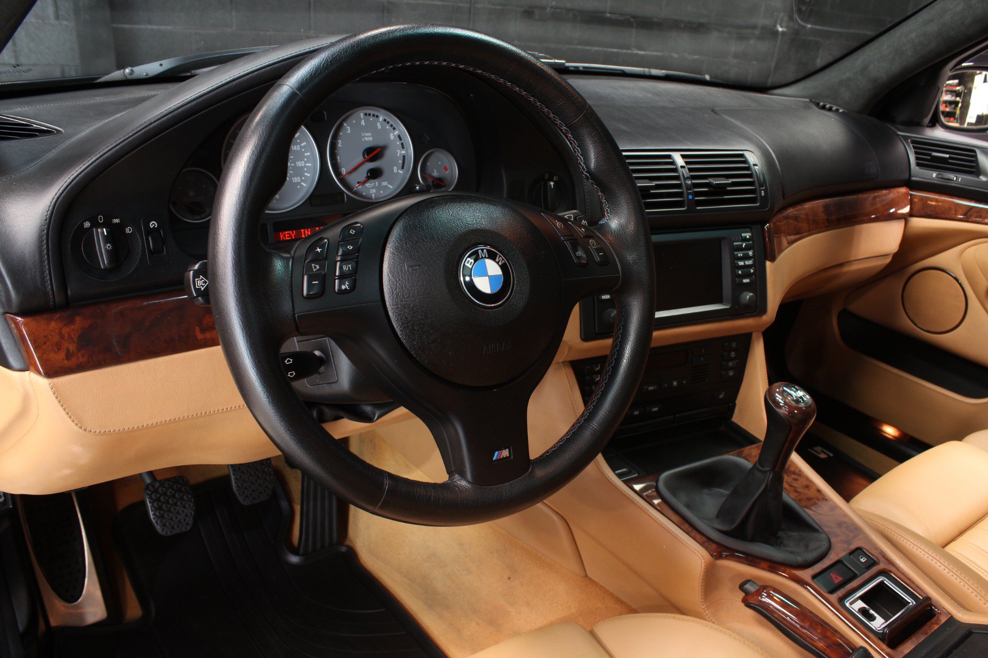 Used 2002 BMW M5 RWD image 38
