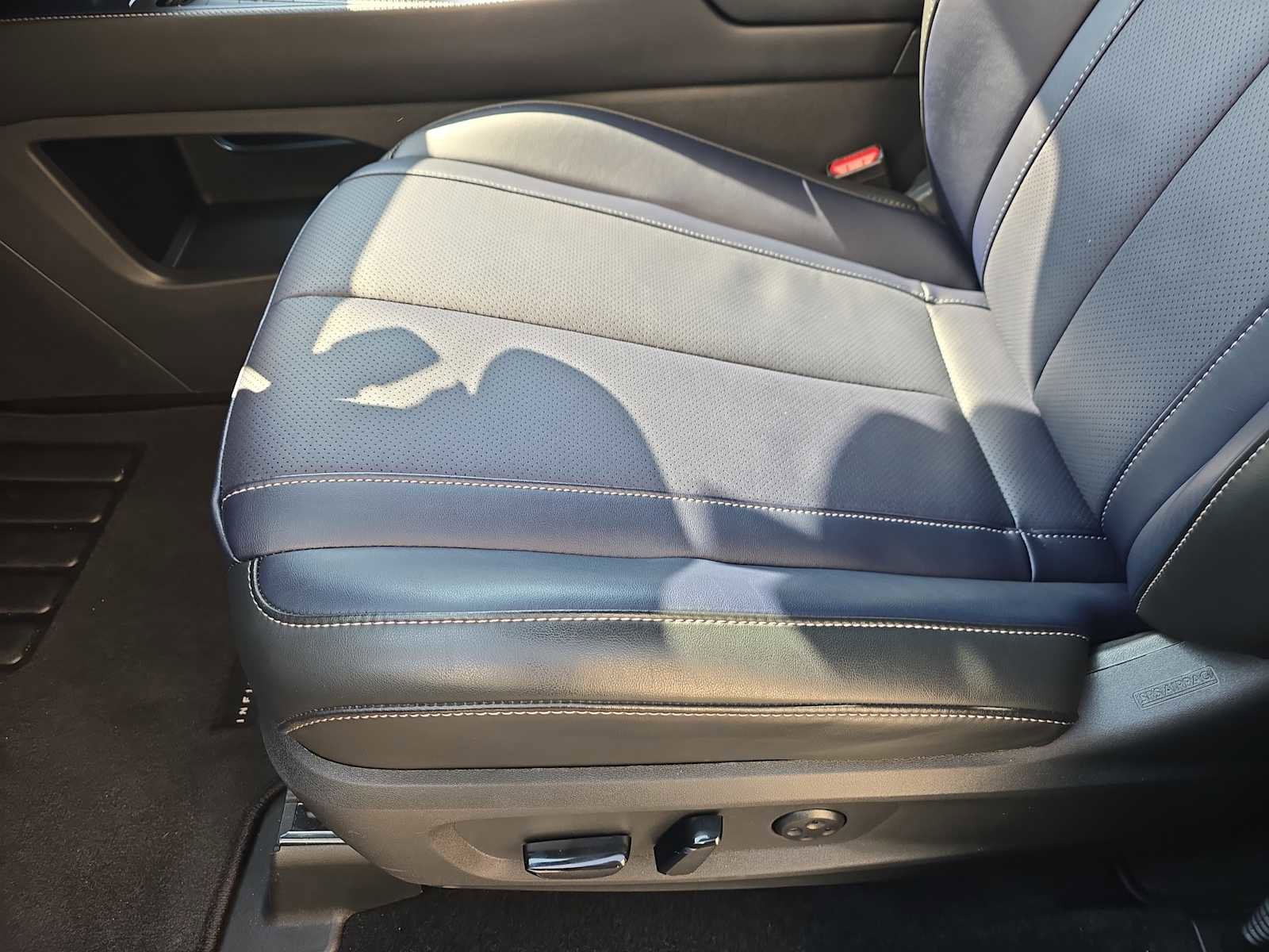 Certified 2026 INFINITI QX60 Sport w/ Dark Cargo Package image 18