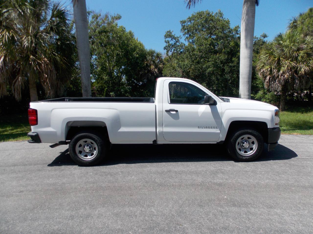 Used 2017 Chevrolet Silverado 1500 W/T RWD image 9