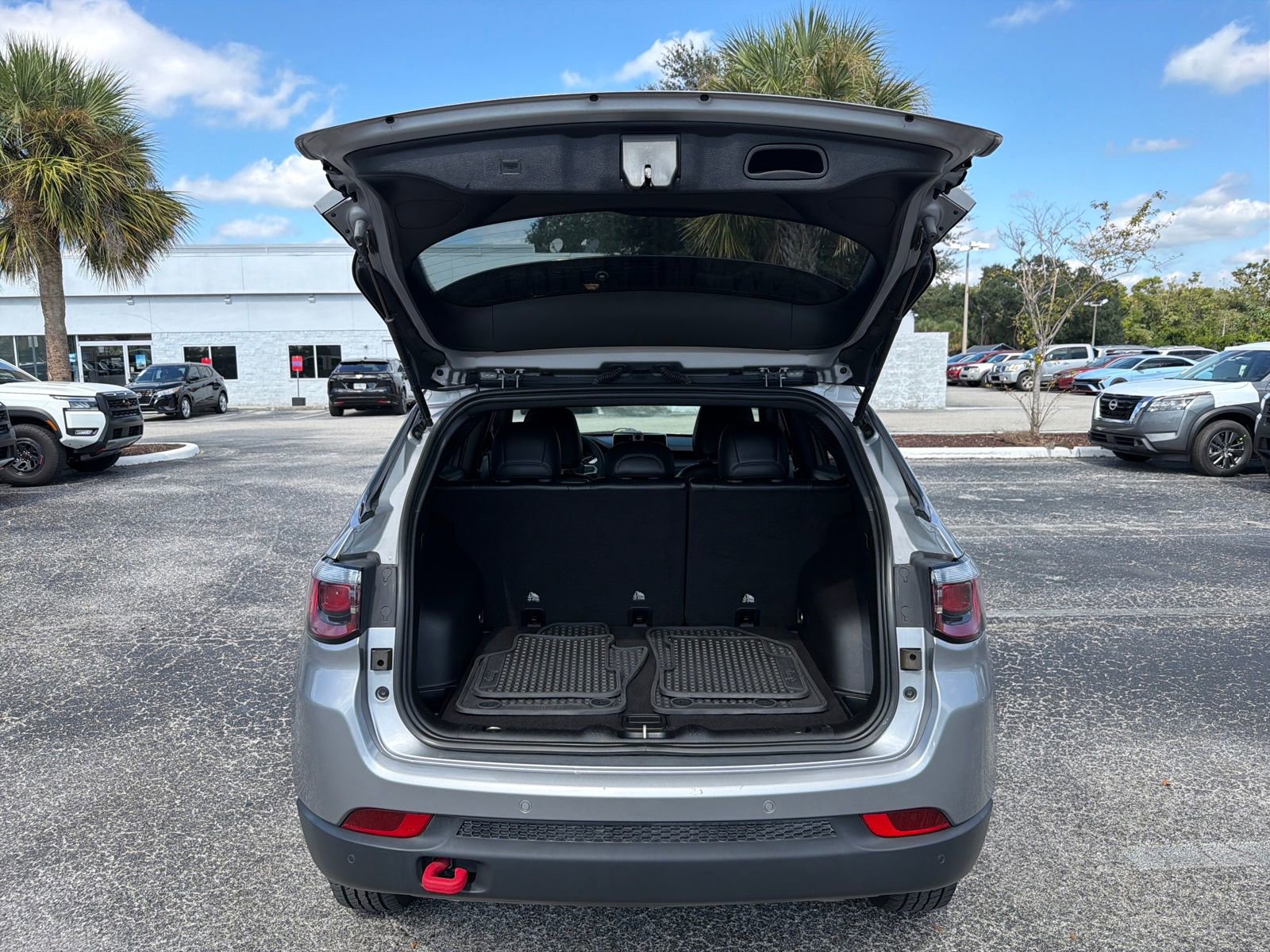 Used 2023 Jeep Compass Trailhawk image 30