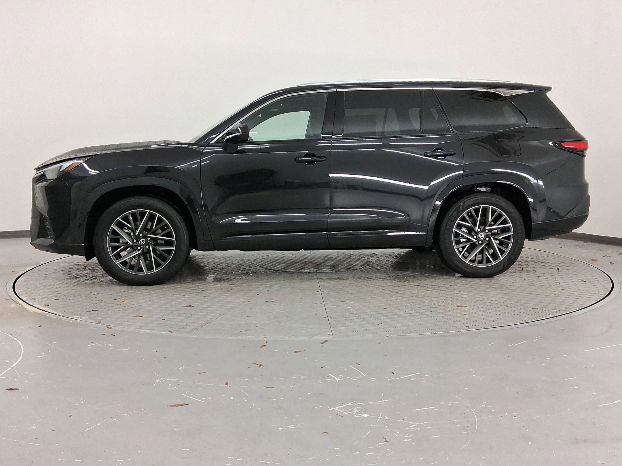 New 2026 Lexus TX 350 AWD image 2