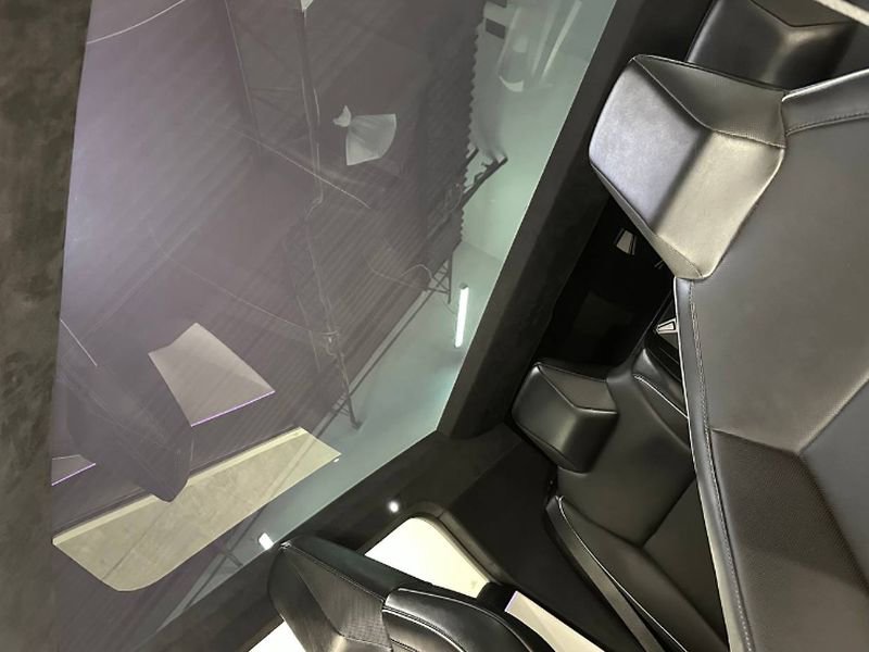 Used 2024 Tesla Cybertruck AWD Crew Cab image 38