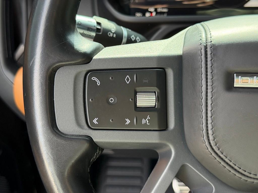 Used 2022 Land Rover Defender 110 X AWD/4WD image 16