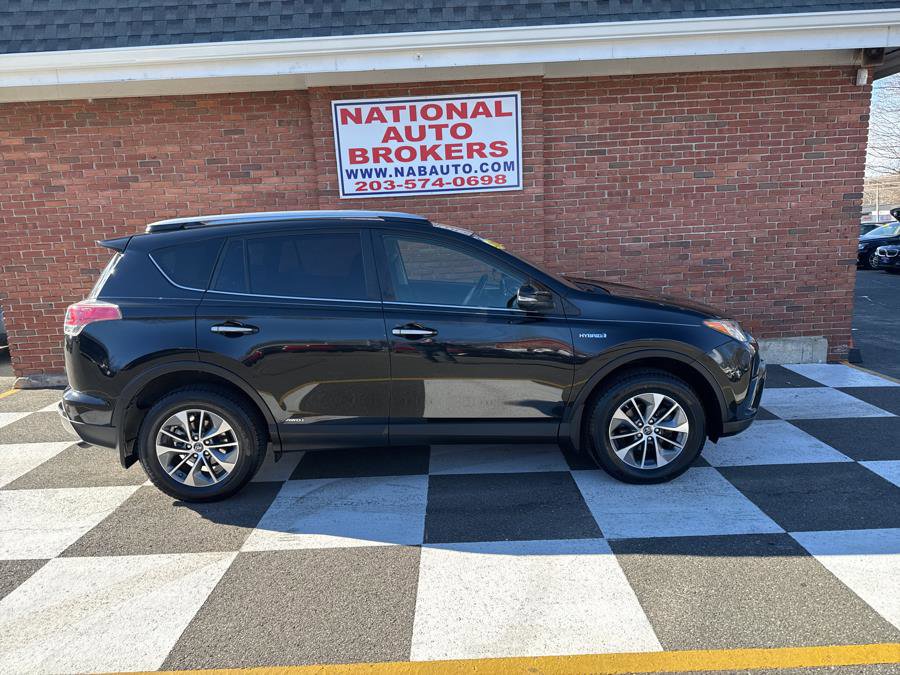 Used 2017 Toyota RAV4 XLE w/ All Weather Liner Package AWD/4WD image 2