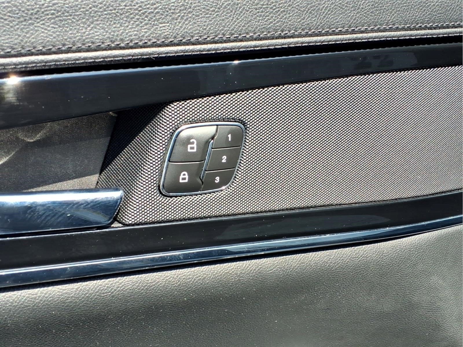 Used 2023 Lincoln Nautilus Reserve w/ Cargo Utility Package AWD/4WD image 13