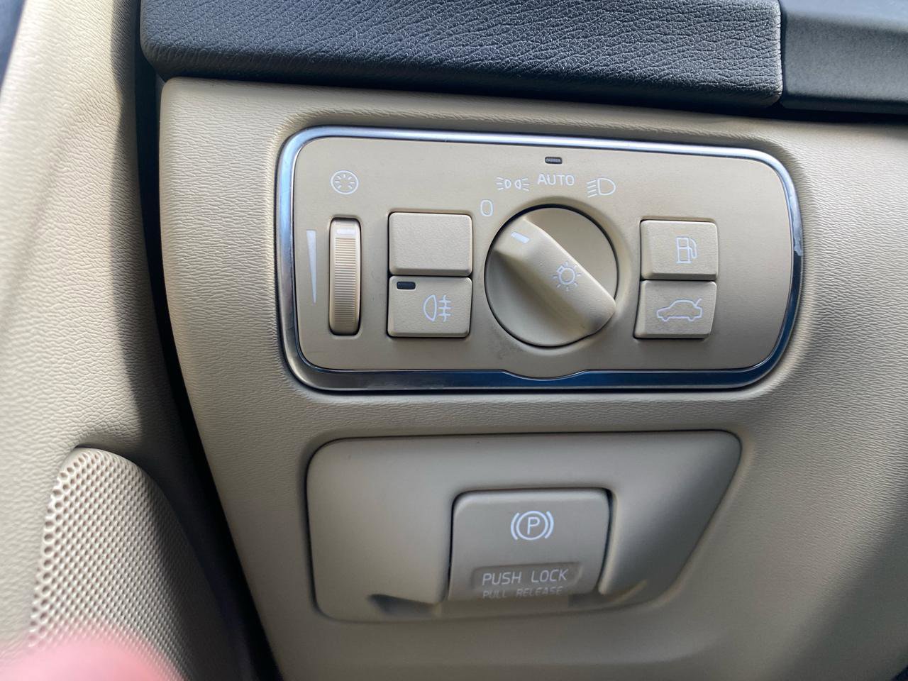 Used 2014 Volvo S60 T5 image 19