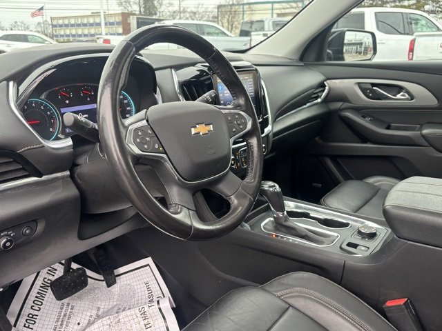 Used 2020 Chevrolet Traverse LT w/ LT Premium Package image 13