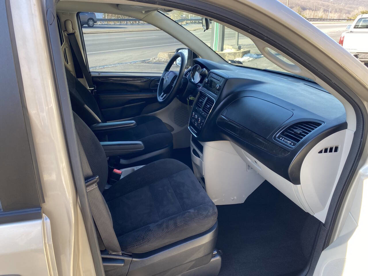 Used 2014 Dodge Grand Caravan SE w/ Quick Order Package 29E SE FWD image 13