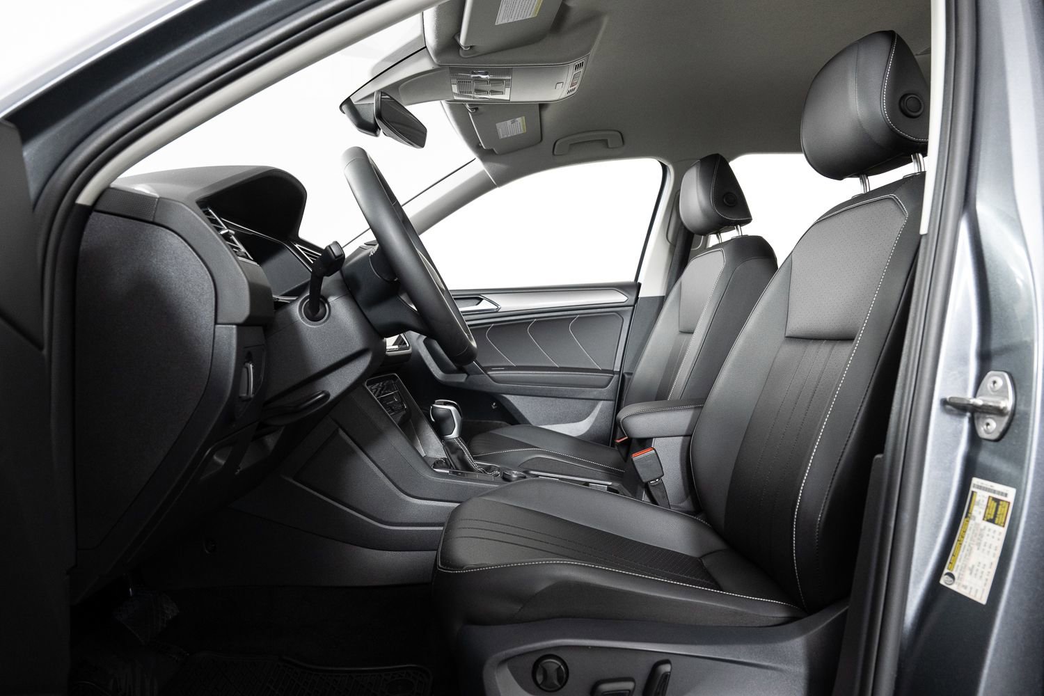 Used 2023 Volkswagen Tiguan SE image 15