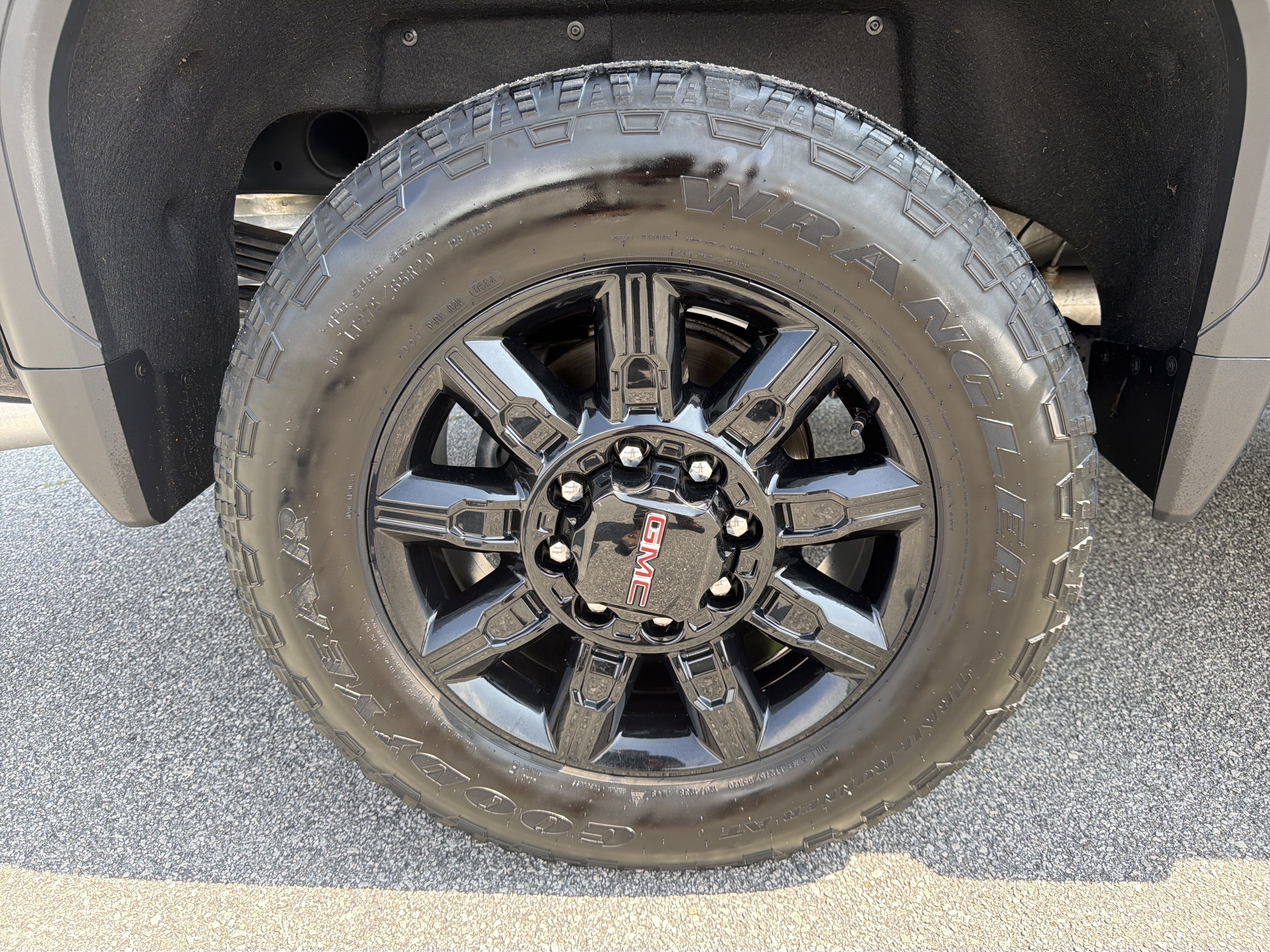 Certified 2024 GMC Sierra 2500 AT4 w/ AT4 Premium Plus Package AWD/4WD image 18