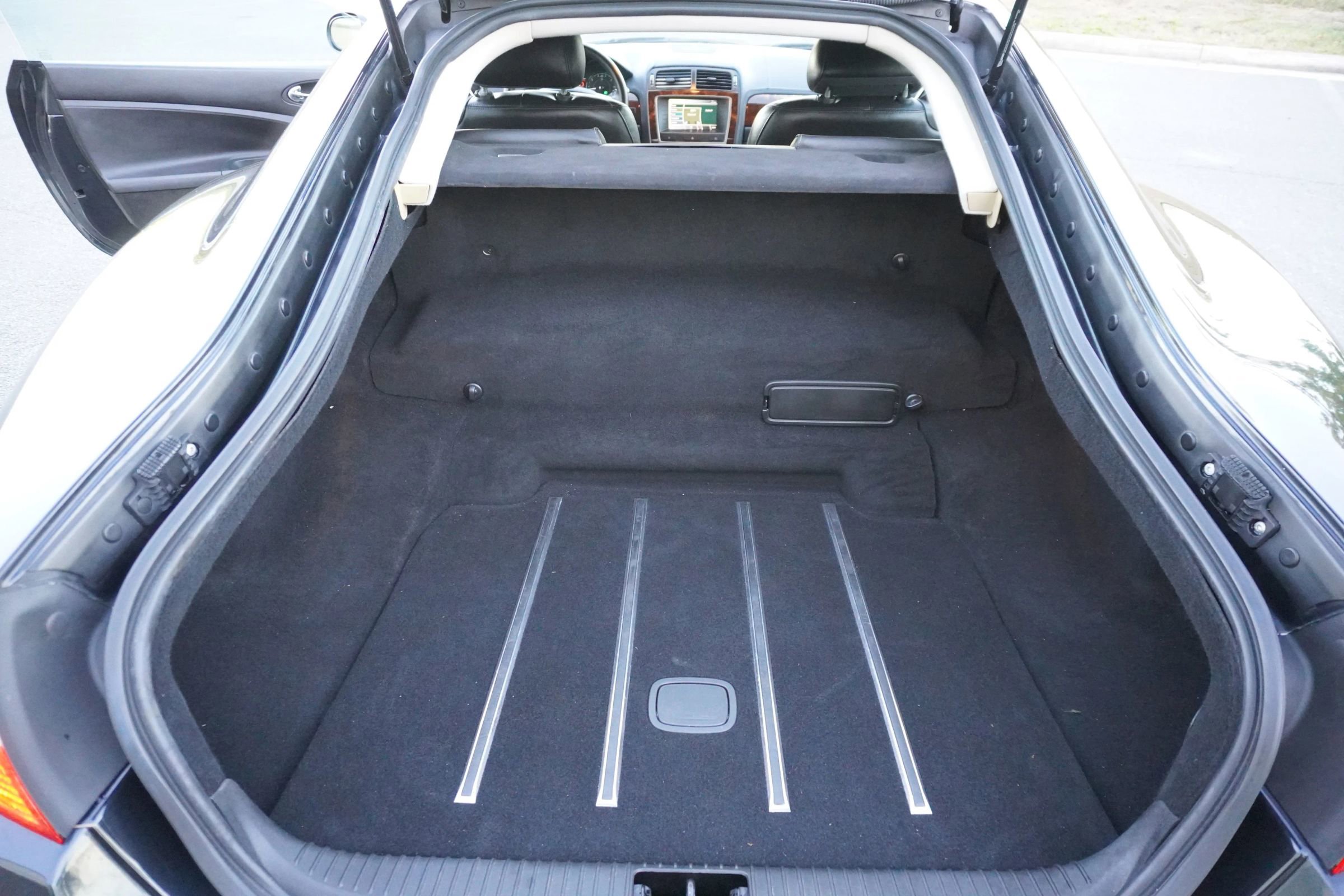 Used 2007 Jaguar XKR R image 27