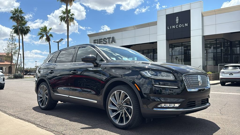 Used 2023 Lincoln Nautilus Reserve w/ Equipment Group 202A AWD/4WD image 2
