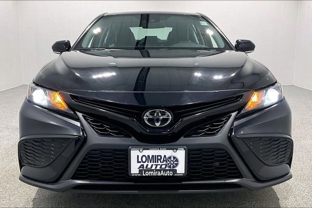Used 2024 Toyota Camry SE image 2
