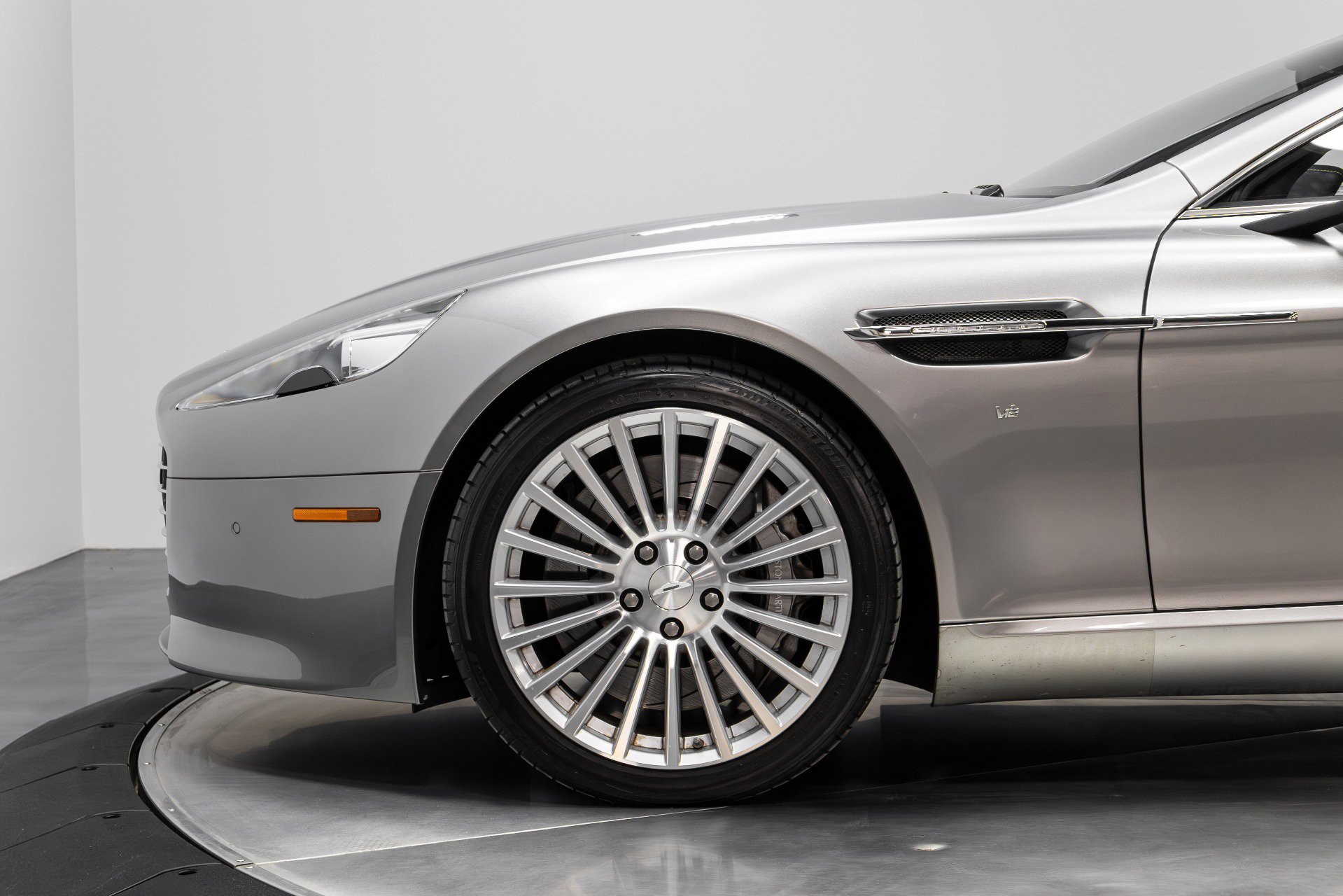Used 2016 Aston Martin Rapide S image 37