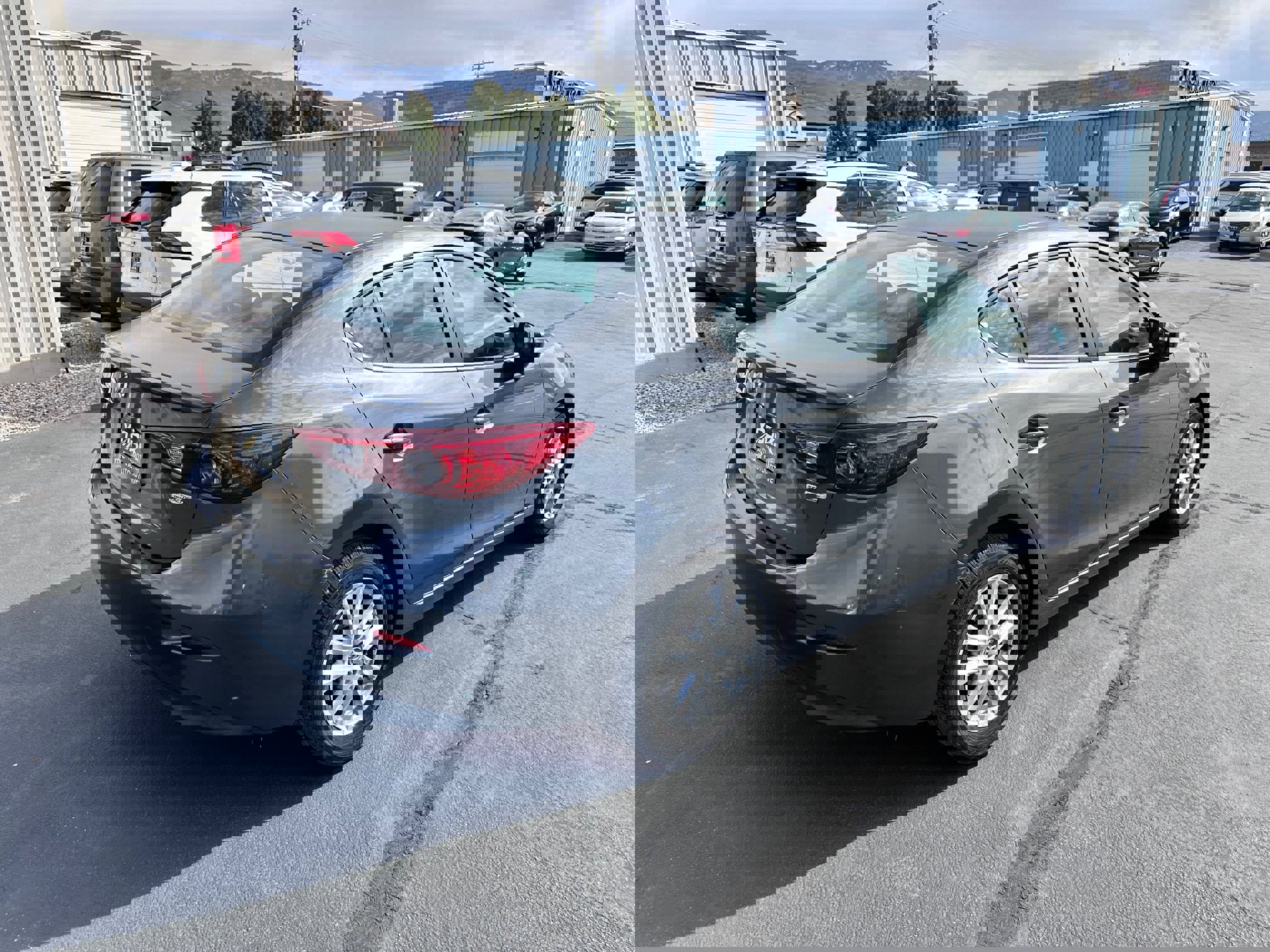 Used 2015 MAZDA MAZDA3 i Touring image 3