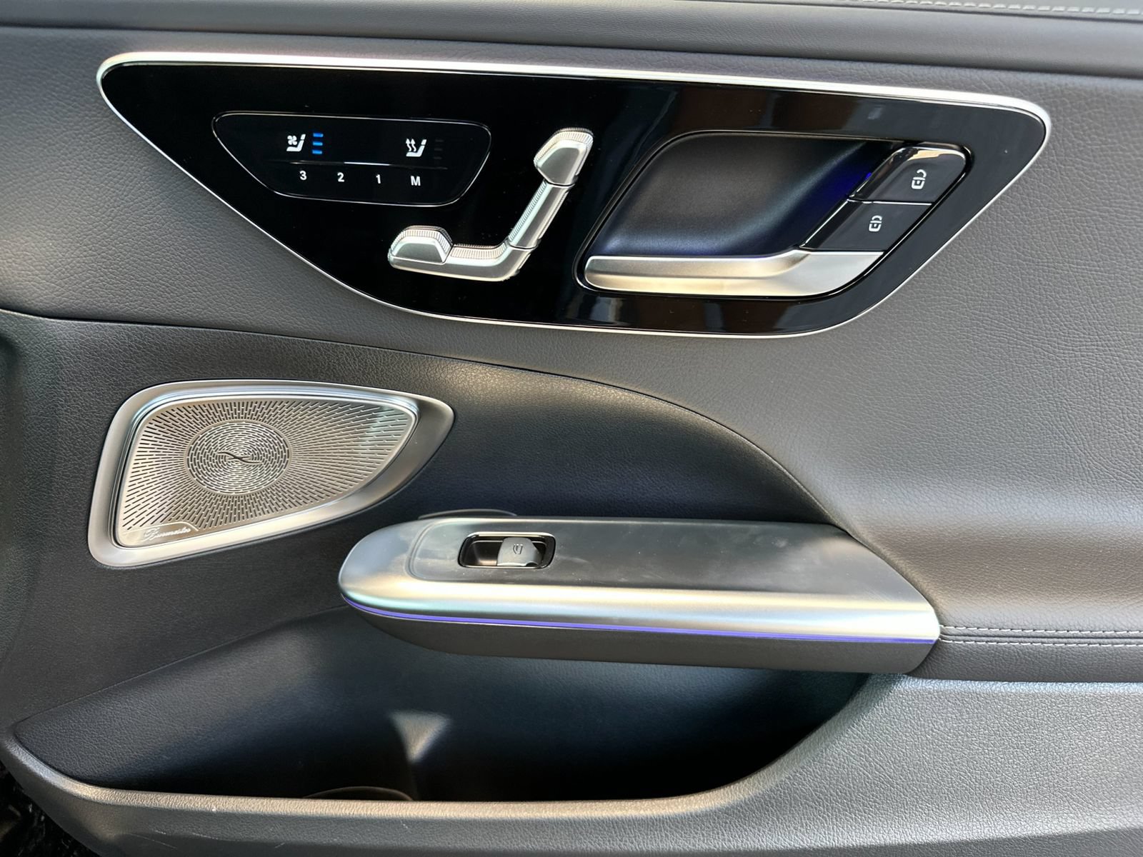 Used 2025 Mercedes-Benz C 300 4MATIC Sedan image 18