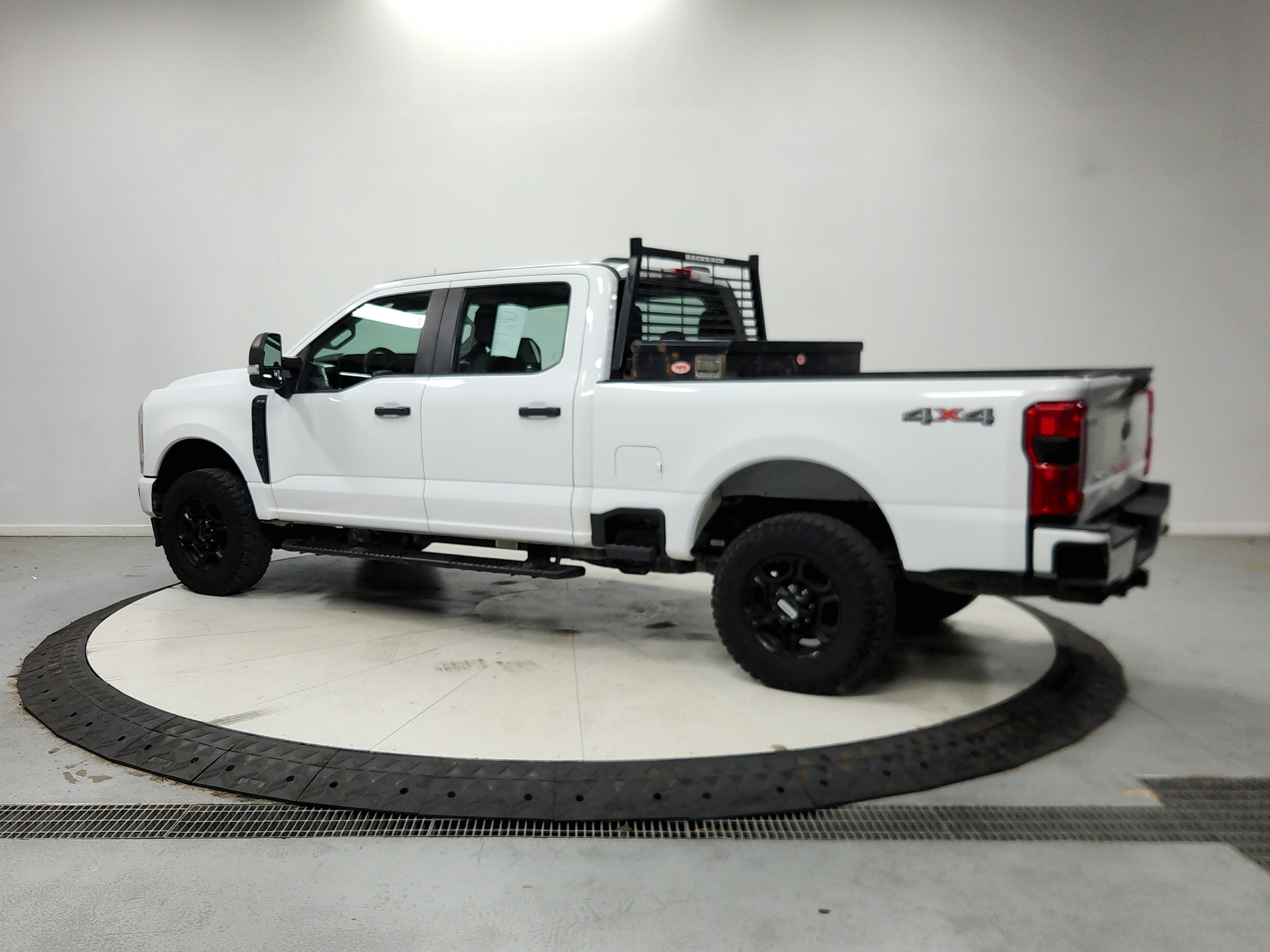 Used 2023 Ford F250 XL w/ STX Appearance Package AWD/4WD image 6