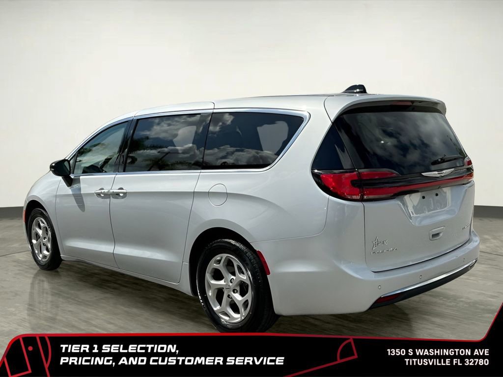 Used 2024 Chrysler Pacifica Limited FWD image 3