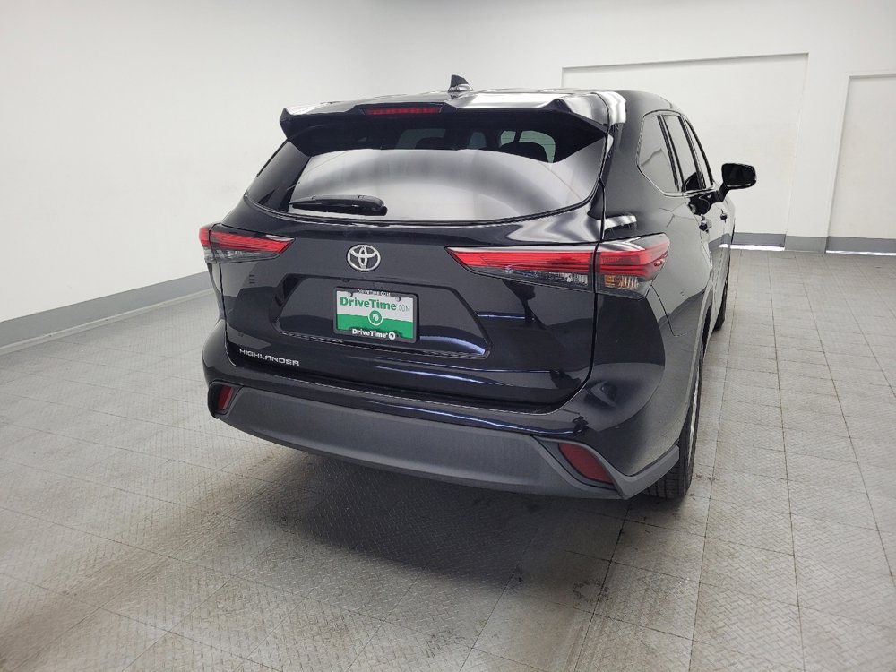 Used 2021 Toyota Highlander L FWD image 7