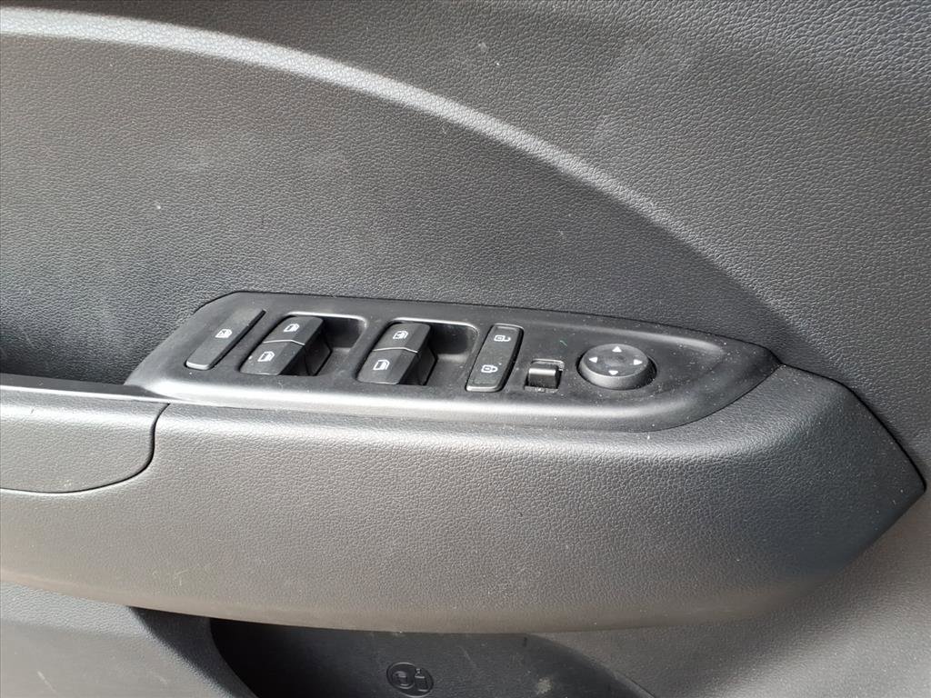 Used 2025 Hyundai Venue SE image 17