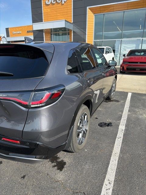 Used 2025 Honda HR-V EX-L image 5