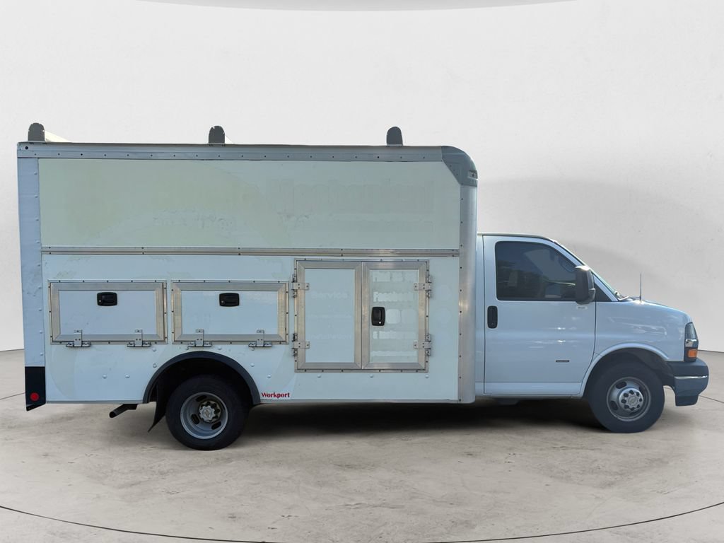 Used 2022 Chevrolet Express 3500 w/ Power Convenience Package RWD image 2