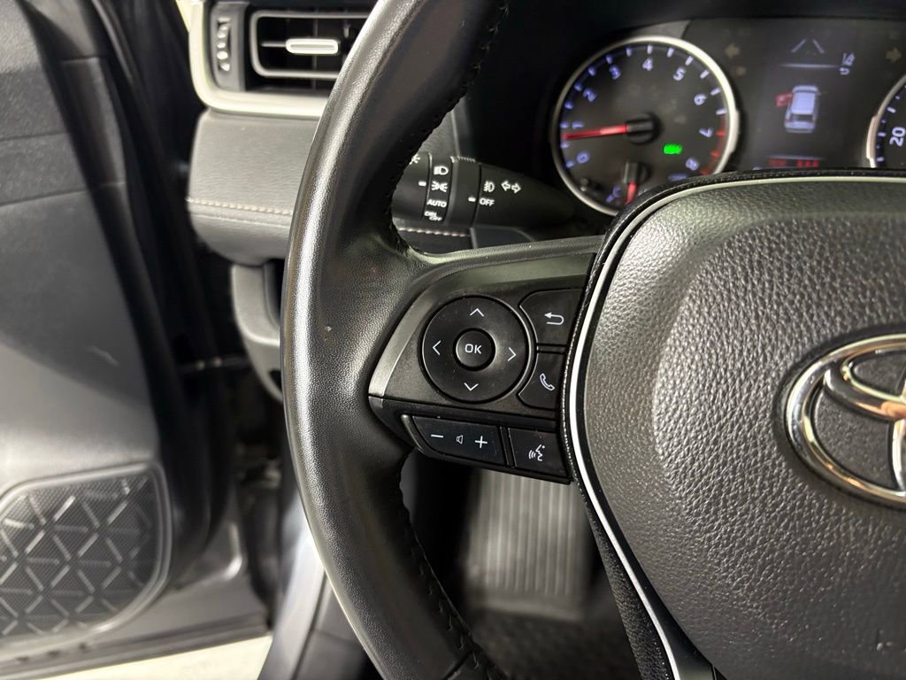 Used 2019 Toyota RAV4 XLE Premium image 21