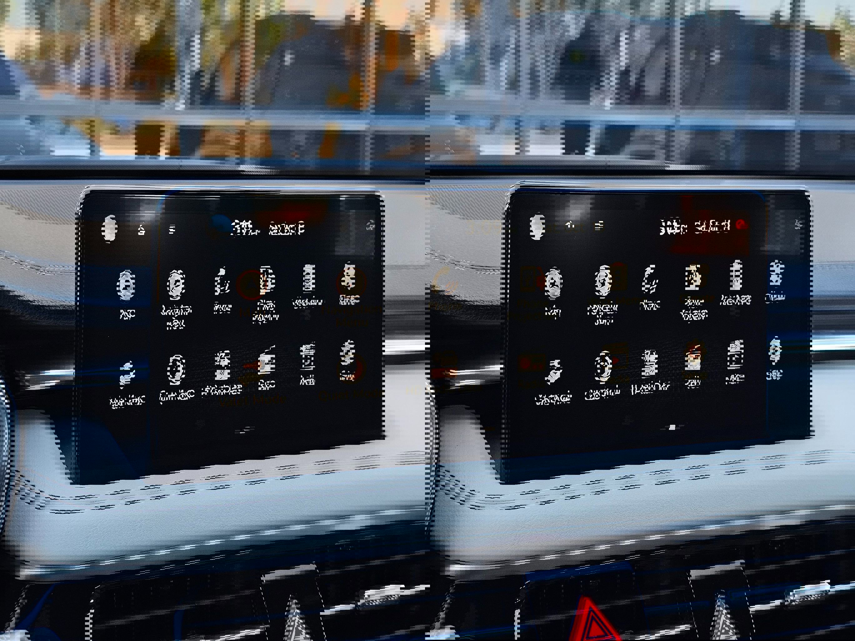 Used 2025 Genesis G70 2.5T image 37