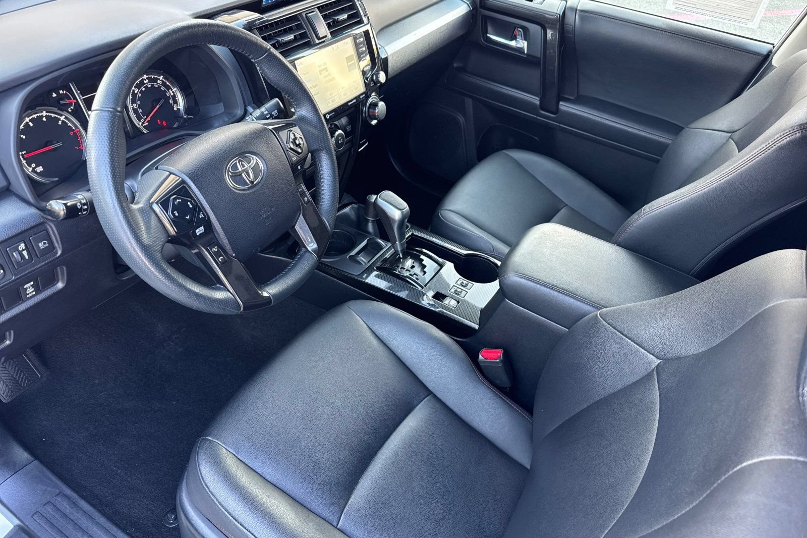 Used 2020 Toyota 4Runner TRD Off-Road Premium w/ Moonroof Package AWD/4WD image 13