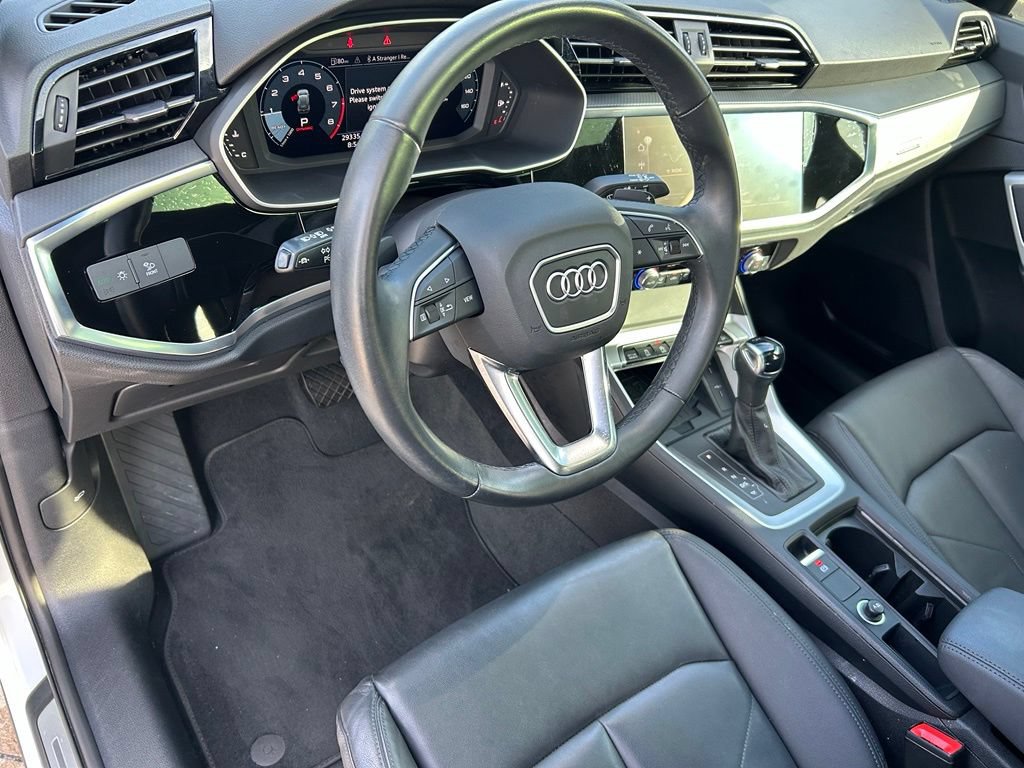 Used 2024 Audi Q3 2.0T Premium w/ Convenience Package AWD/4WD image 16