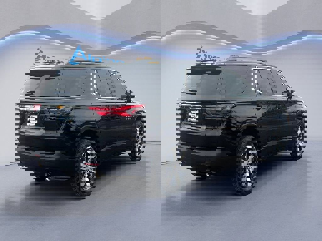 Used 2023 Chevrolet Traverse LT w/ LT Premium Package image 5