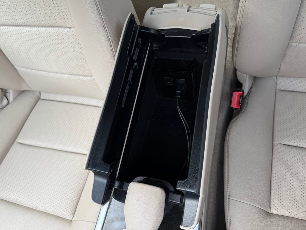 Used 2014 Mercedes-Benz E 350 Sedan image 44