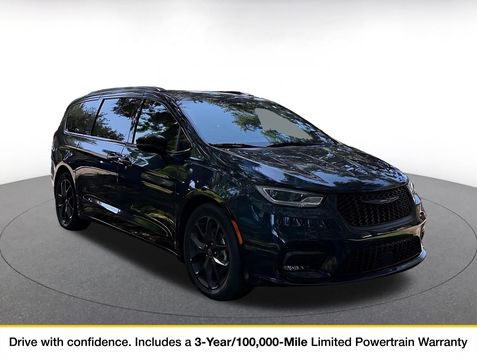 Used 2025 Chrysler Pacifica Limited