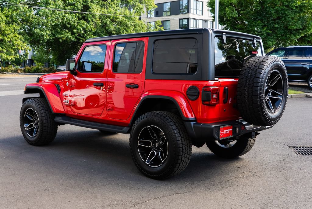 Used 2018 Jeep Wrangler Unlimited Sahara AWD/4WD image 4
