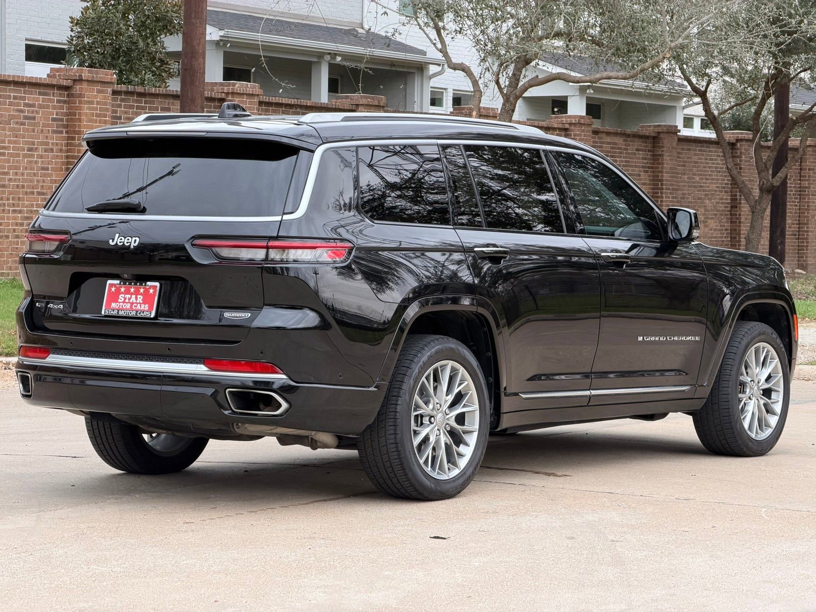 Used 2022 Jeep Grand Cherokee L Summit w/ Luxury Tech Group V image 16