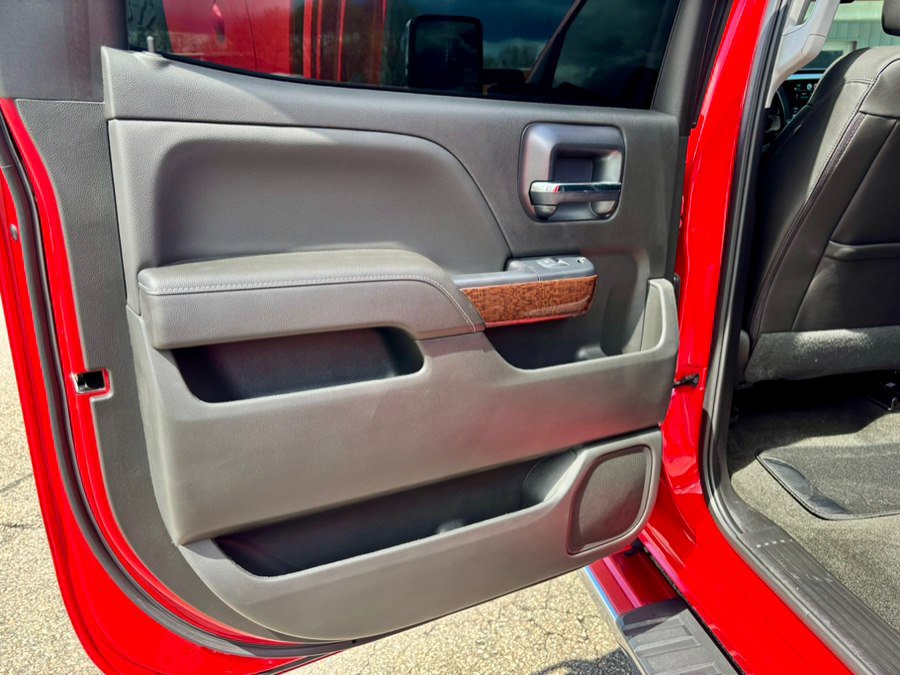 Used 2019 GMC Sierra 2500 SLT w/ Duramax Plus Package AWD/4WD image 17