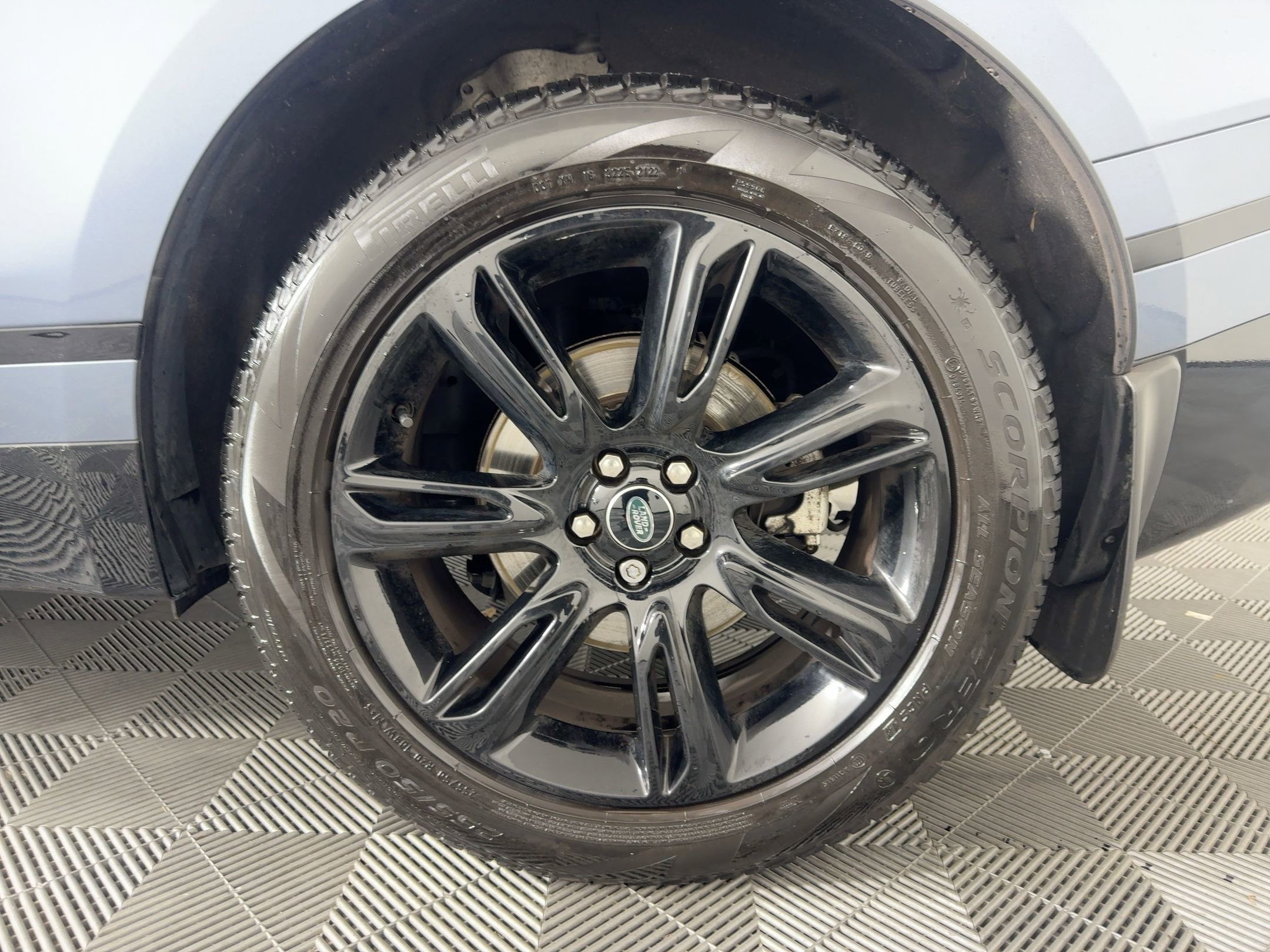 Used 2023 Land Rover Range Rover Velar R-Dynamic S image 38