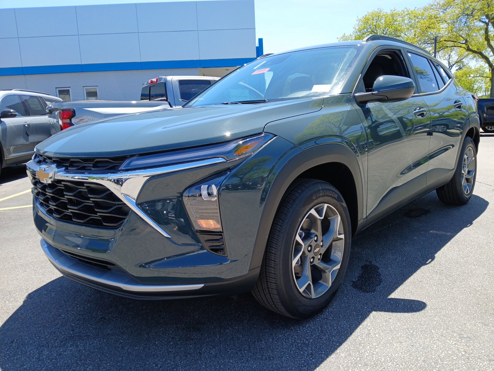 New 2026 Chevrolet Trax LT w/ Driver Confidence Package FWD image 6