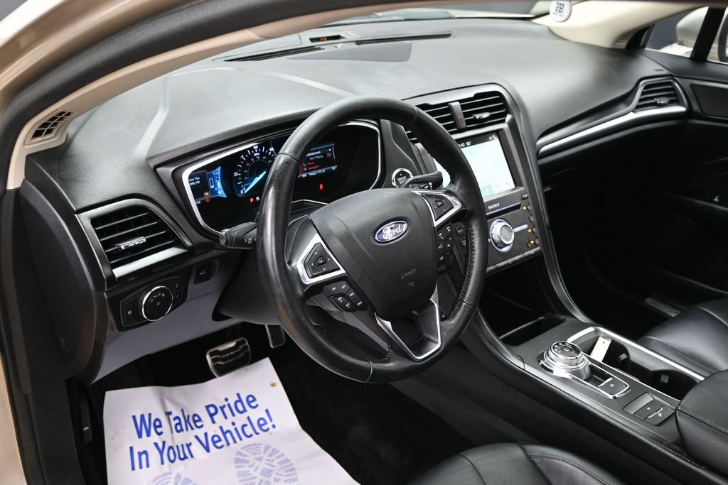 Used 2018 Ford Fusion Energi Titanium FWD image 13