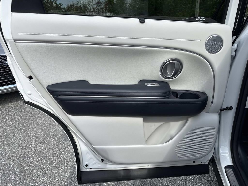 Used 2026 Hyundai Palisade Calligraphy image 13