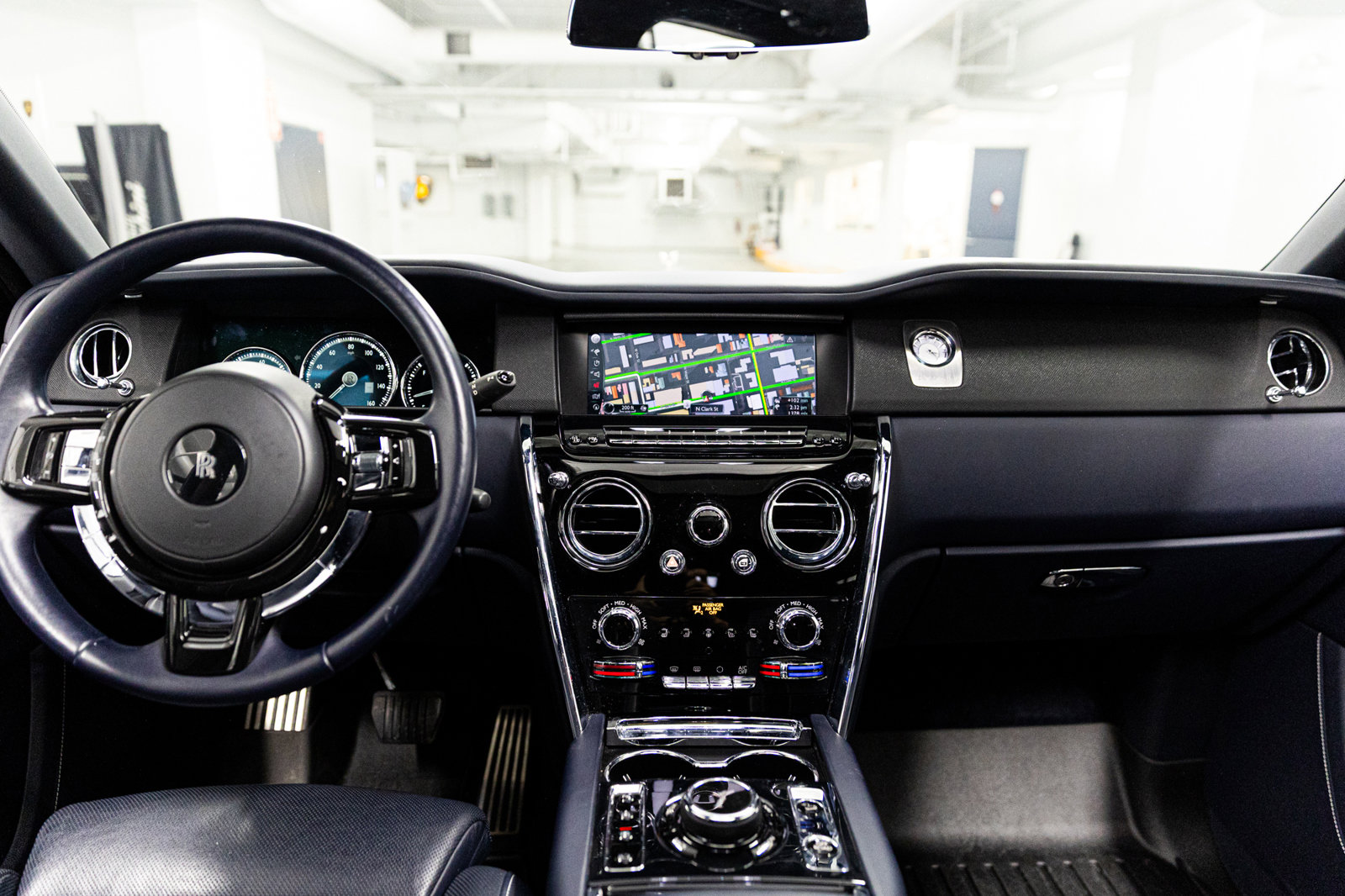 Used 2020 Rolls-Royce Cullinan image 32