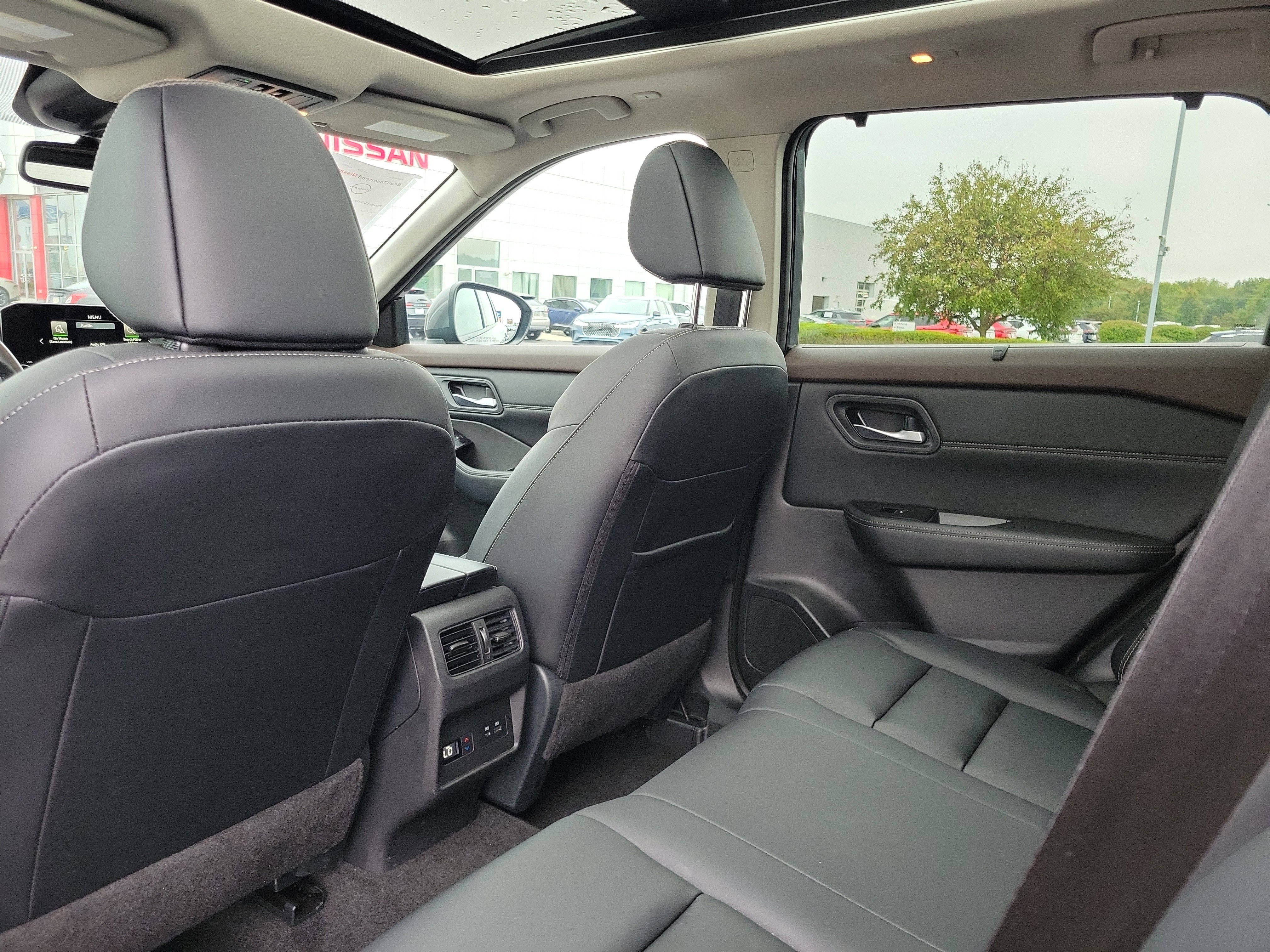 Used 2023 Nissan Rogue SL w/ SL Premium Package AWD/4WD image 14