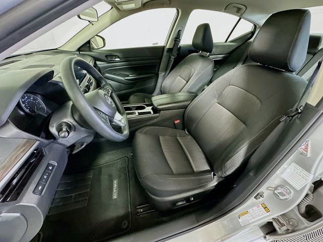 Used 2024 Nissan Altima 2.5 SV image 12