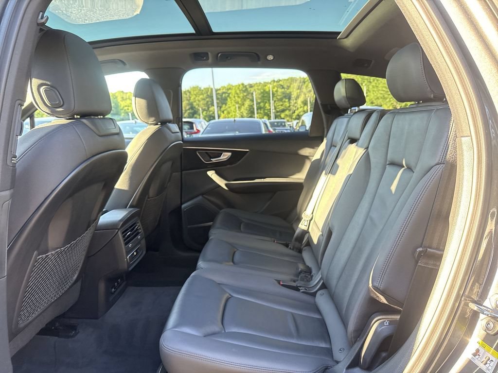 Used 2021 Audi Q7 3.0T Premium Plus w/ Premium Plus Package AWD/4WD image 25