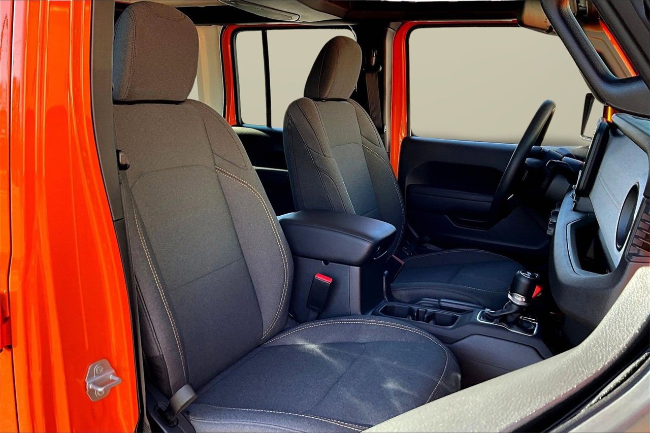 Certified 2025 Jeep Wrangler Sport image 21