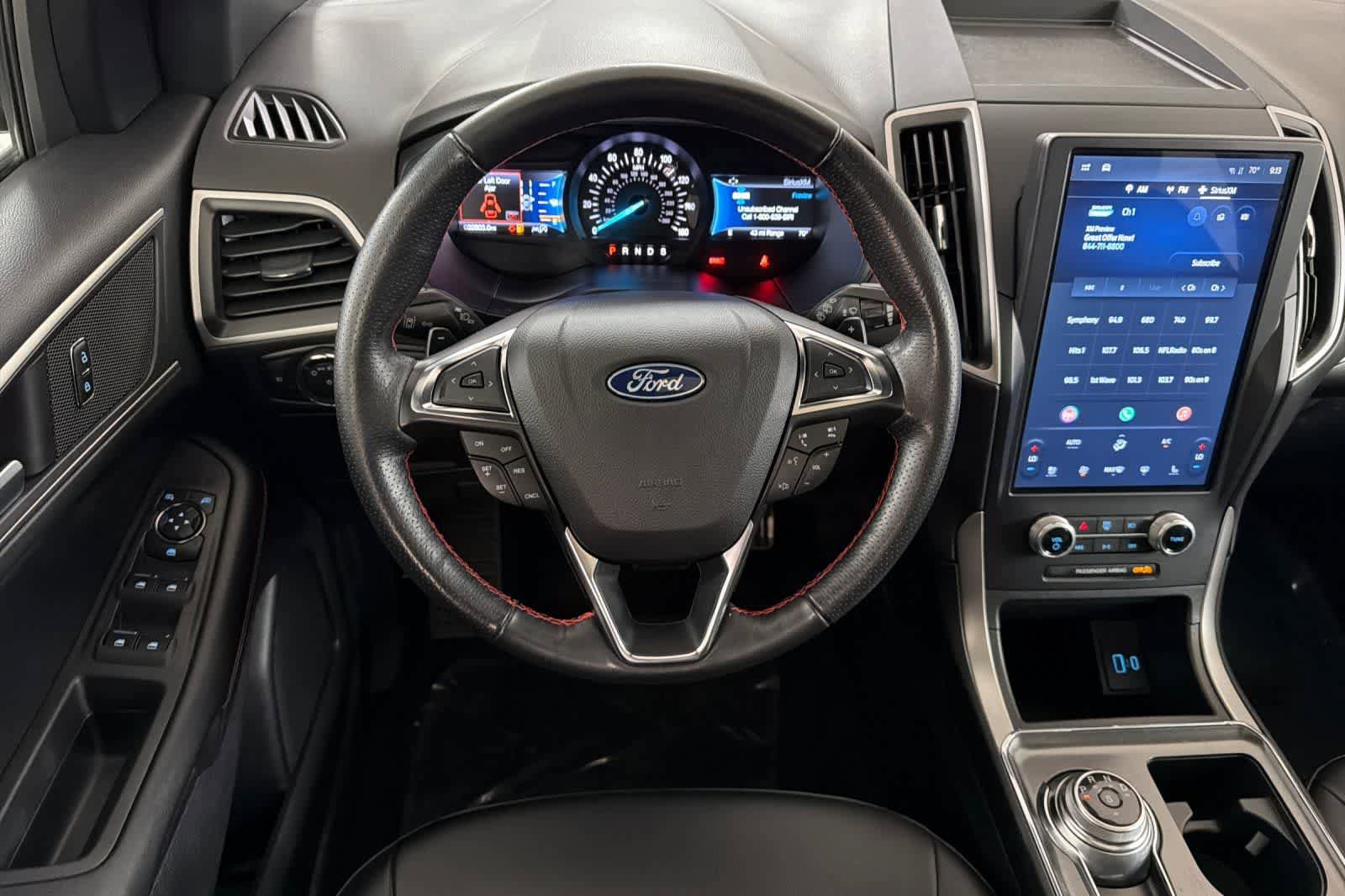 Used 2022 Ford Edge ST-Line w/ Class II Trailer Tow Package AWD/4WD image 14