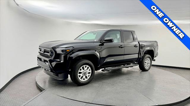 Used 2025 Toyota Tacoma SR5 image 2