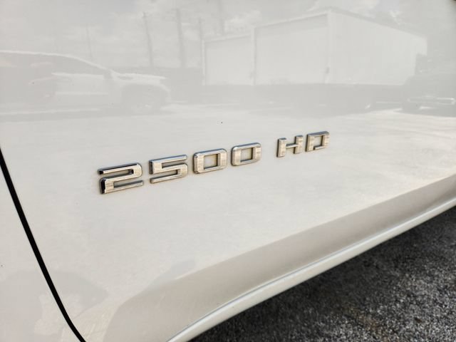 Used 2022 Chevrolet Silverado 2500 Custom w/ Custom Convenience Package AWD/4WD image 8