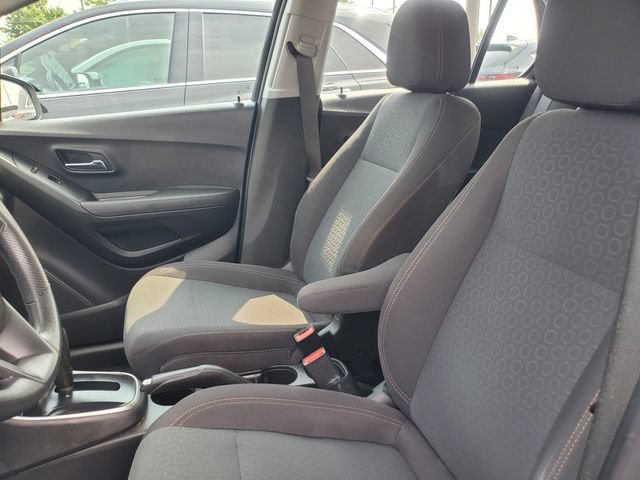 Certified 2019 Chevrolet Trax LS w/ LPO, Protection Package FWD image 6